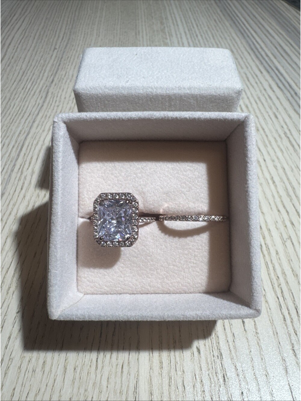 XIXI Cushion Cut Halo Bridal Set Ring Simulated Diamond CZ Set Rose Gold Box